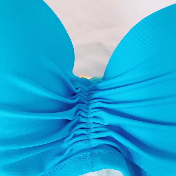 VIctoria’s Secret bikini top - Picture 4 of 4